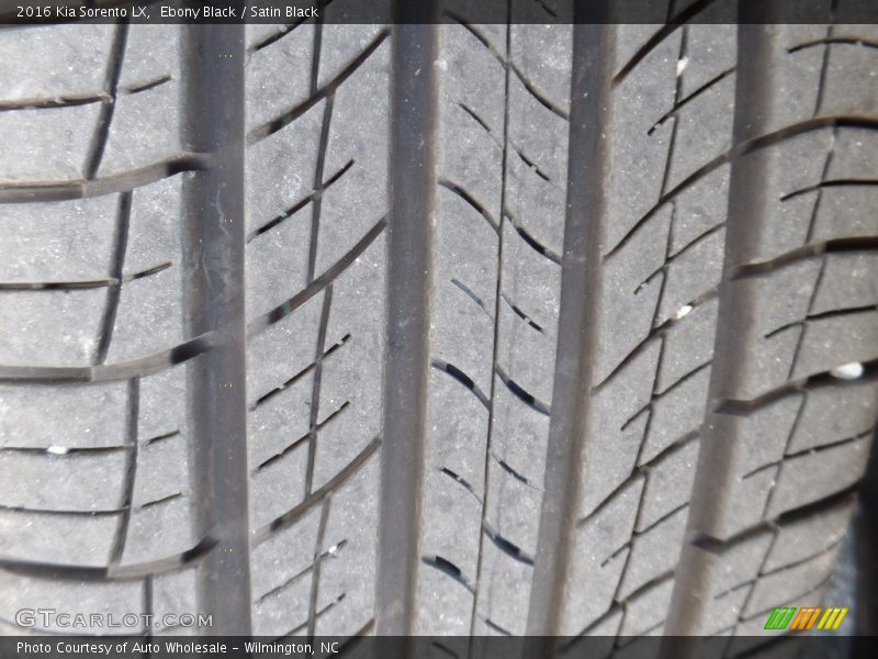 Ebony Black / Satin Black 2016 Kia Sorento LX