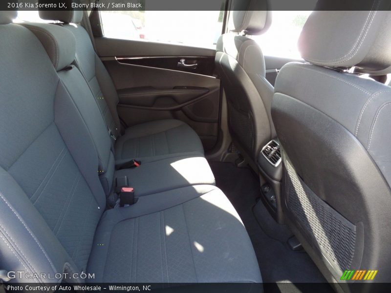 Ebony Black / Satin Black 2016 Kia Sorento LX