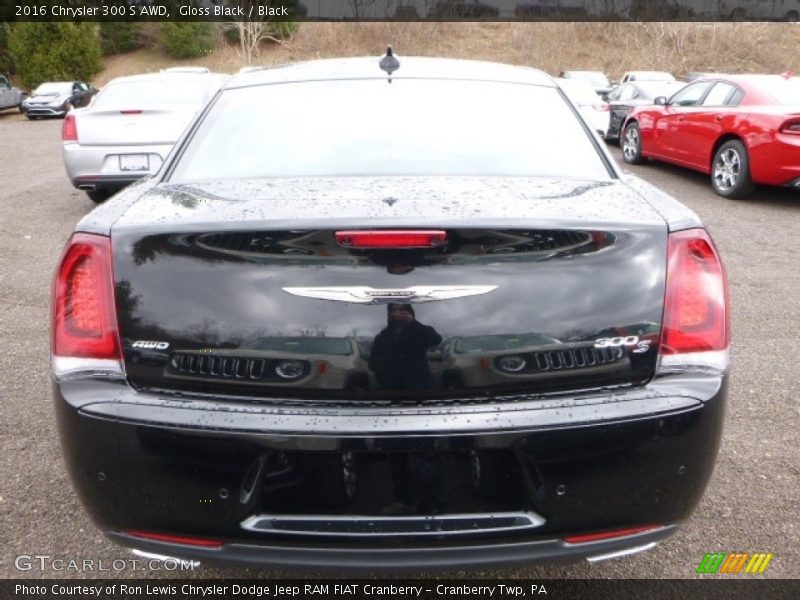 Gloss Black / Black 2016 Chrysler 300 S AWD