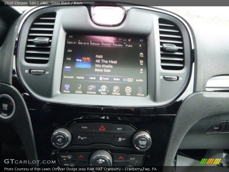 Gloss Black / Black 2016 Chrysler 300 S AWD