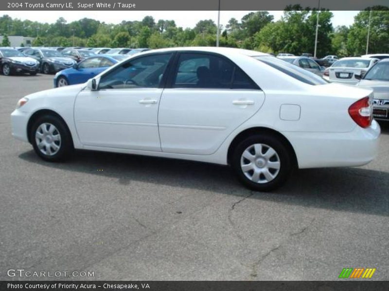 Super White / Taupe 2004 Toyota Camry LE