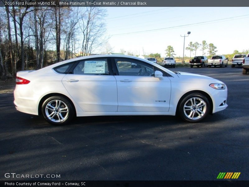 White Platinum Tri-Coat Metallic / Charcoal Black 2016 Ford Fusion Hybrid SE