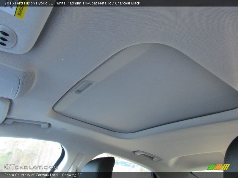 White Platinum Tri-Coat Metallic / Charcoal Black 2016 Ford Fusion Hybrid SE