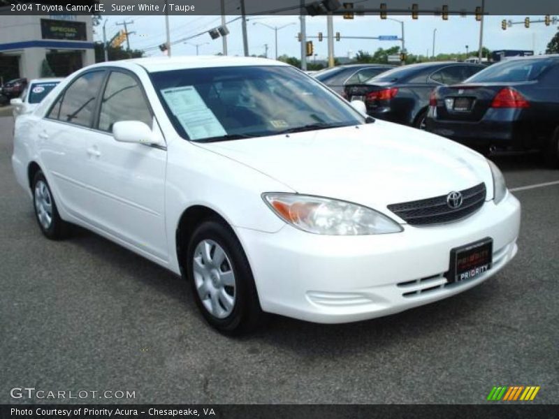 Super White / Taupe 2004 Toyota Camry LE