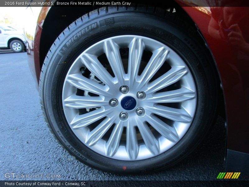  2016 Fusion Hybrid S Wheel