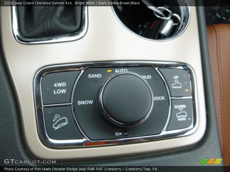Bright White / Dark Sienna Brown/Black 2016 Jeep Grand Cherokee Summit 4x4