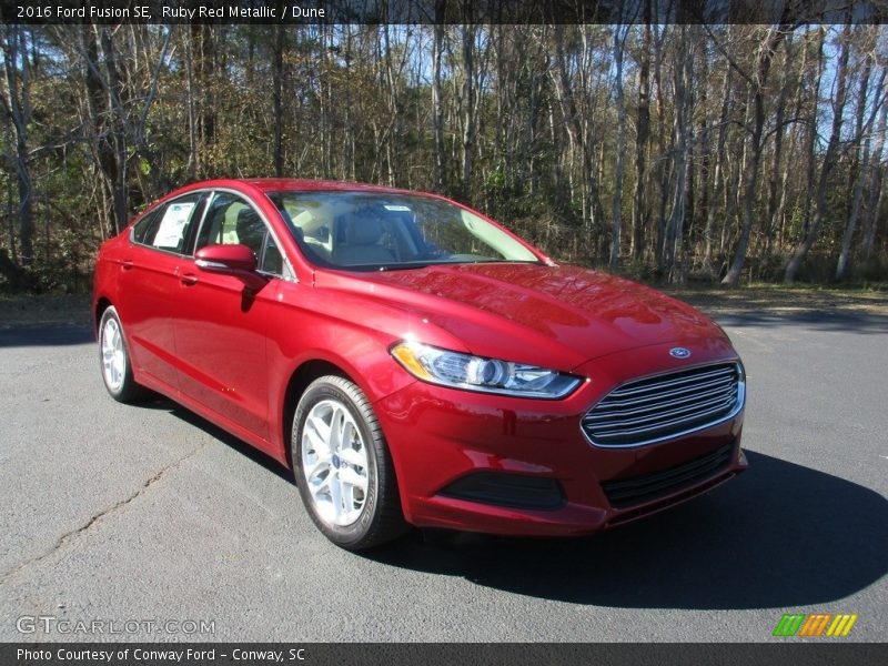 Ruby Red Metallic / Dune 2016 Ford Fusion SE