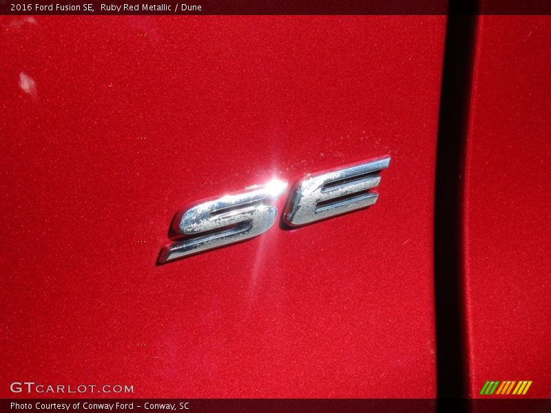 Ruby Red Metallic / Dune 2016 Ford Fusion SE