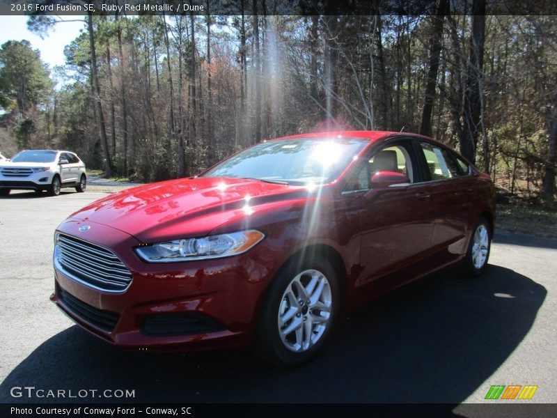 Ruby Red Metallic / Dune 2016 Ford Fusion SE