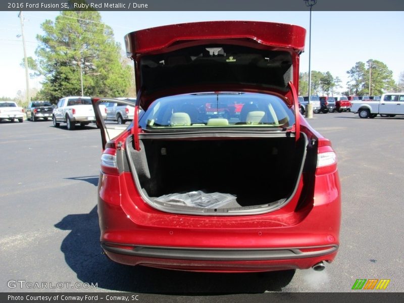Ruby Red Metallic / Dune 2016 Ford Fusion SE