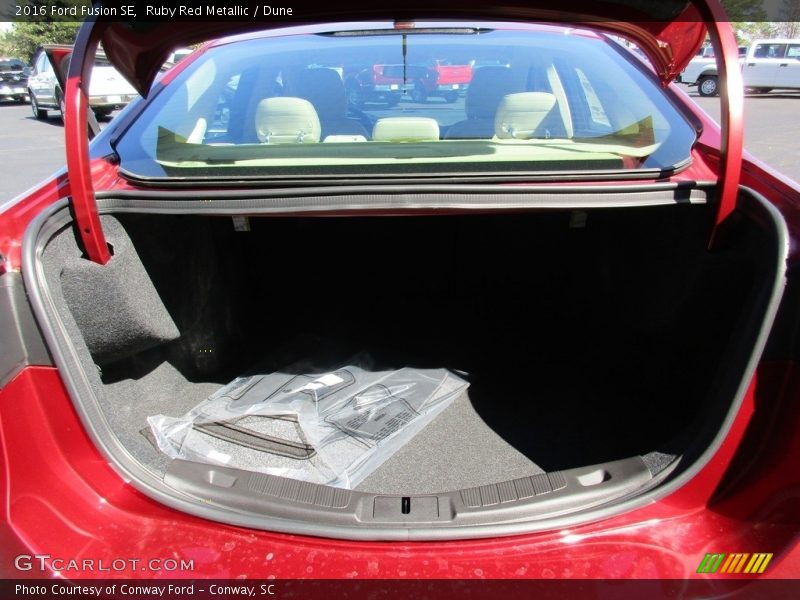 Ruby Red Metallic / Dune 2016 Ford Fusion SE