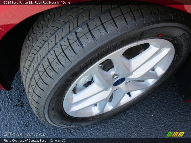 Ruby Red Metallic / Dune 2016 Ford Fusion SE