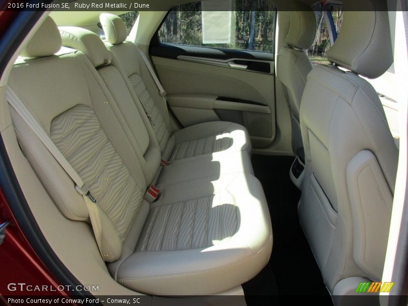 Ruby Red Metallic / Dune 2016 Ford Fusion SE