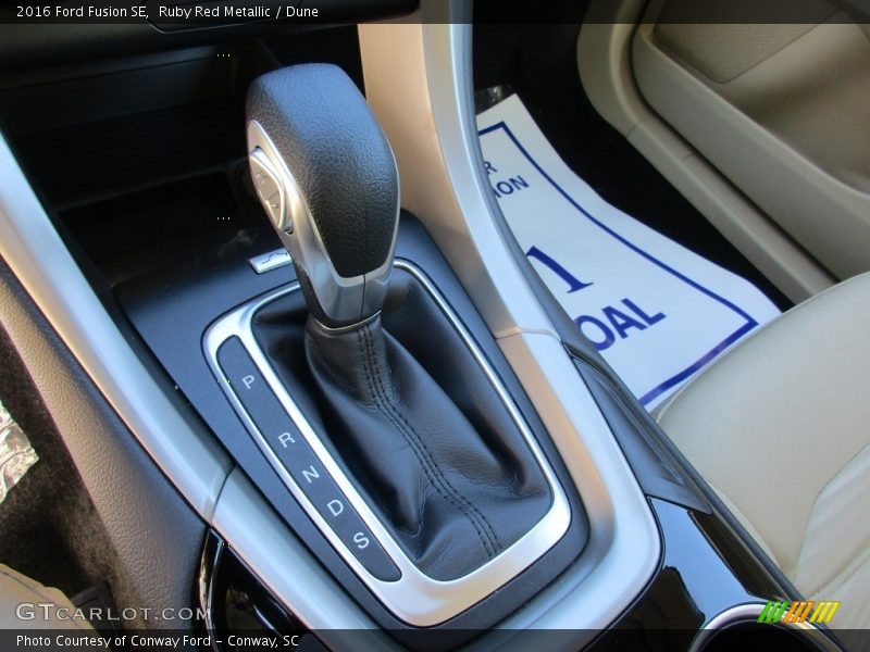Ruby Red Metallic / Dune 2016 Ford Fusion SE