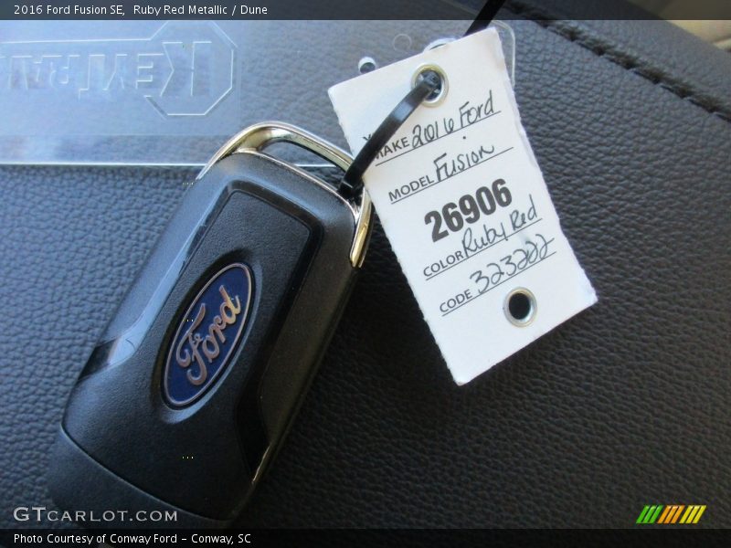 Ruby Red Metallic / Dune 2016 Ford Fusion SE
