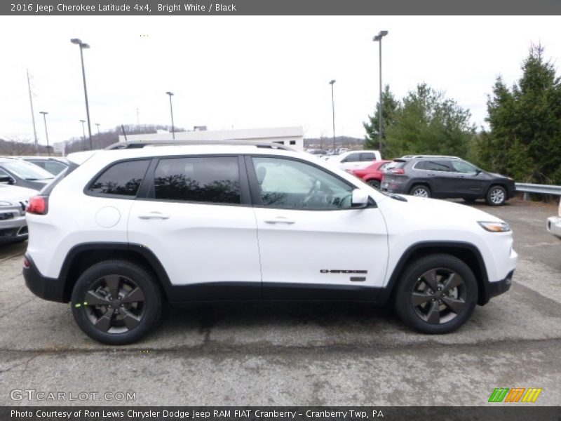 Bright White / Black 2016 Jeep Cherokee Latitude 4x4