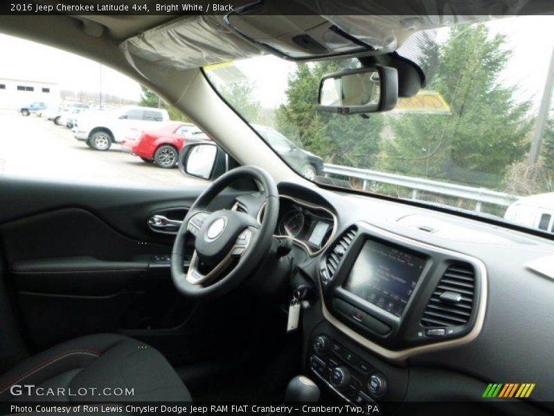 Bright White / Black 2016 Jeep Cherokee Latitude 4x4
