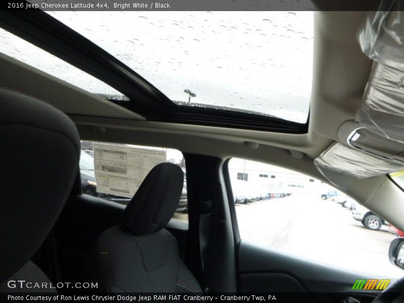 Bright White / Black 2016 Jeep Cherokee Latitude 4x4