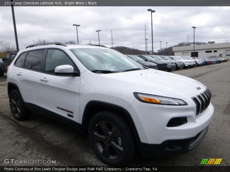 Bright White / Black 2016 Jeep Cherokee Latitude 4x4