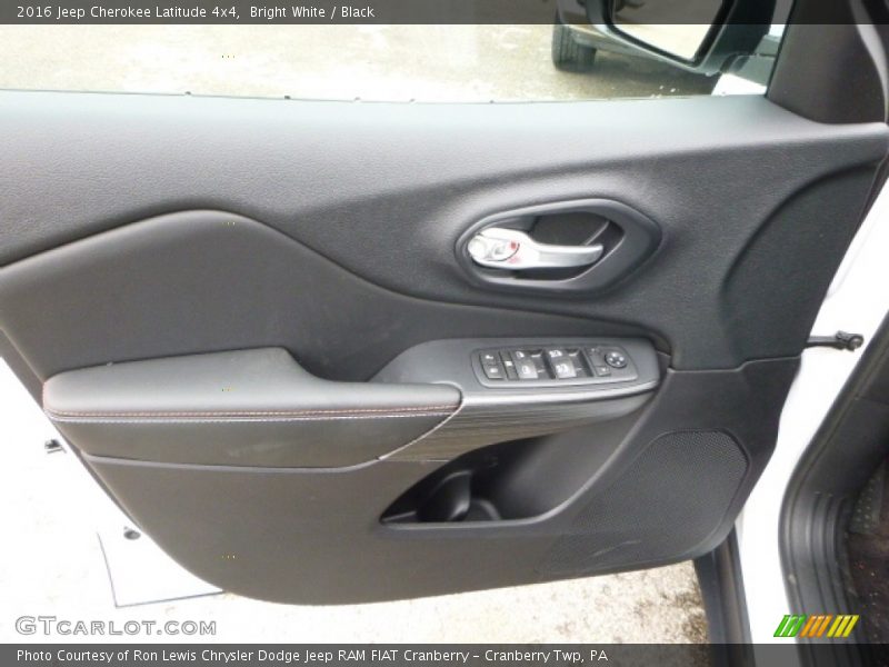 Bright White / Black 2016 Jeep Cherokee Latitude 4x4
