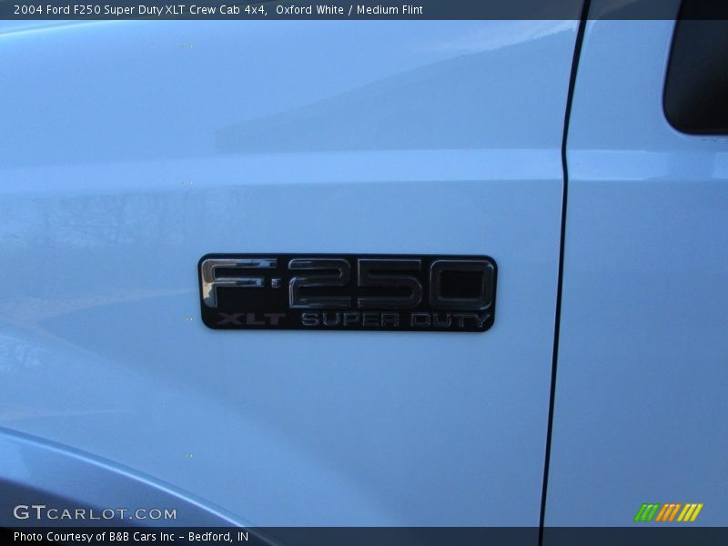 Oxford White / Medium Flint 2004 Ford F250 Super Duty XLT Crew Cab 4x4