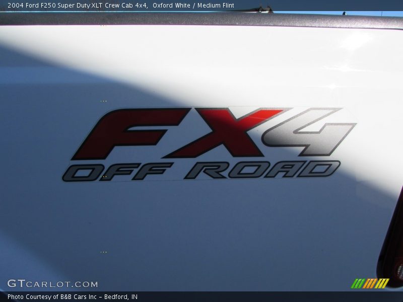 Oxford White / Medium Flint 2004 Ford F250 Super Duty XLT Crew Cab 4x4