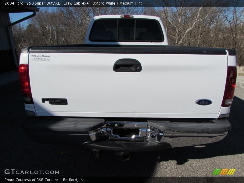 Oxford White / Medium Flint 2004 Ford F250 Super Duty XLT Crew Cab 4x4