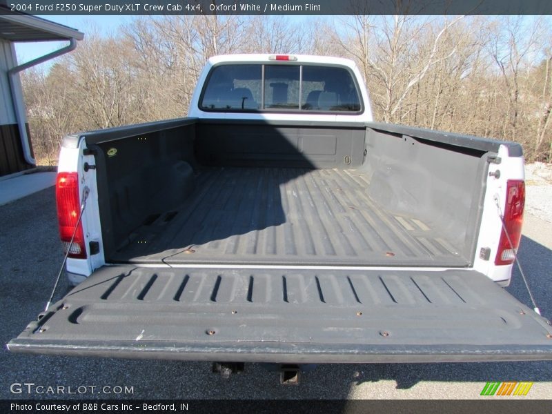 Oxford White / Medium Flint 2004 Ford F250 Super Duty XLT Crew Cab 4x4