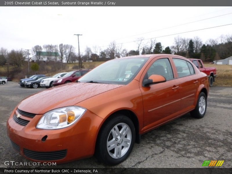 Front 3/4 View of 2005 Cobalt LS Sedan
