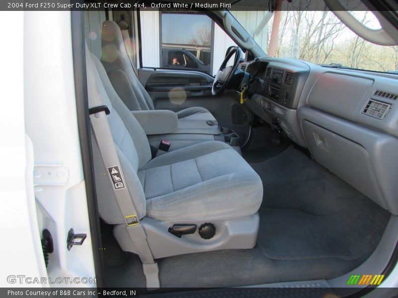 Oxford White / Medium Flint 2004 Ford F250 Super Duty XLT Crew Cab 4x4