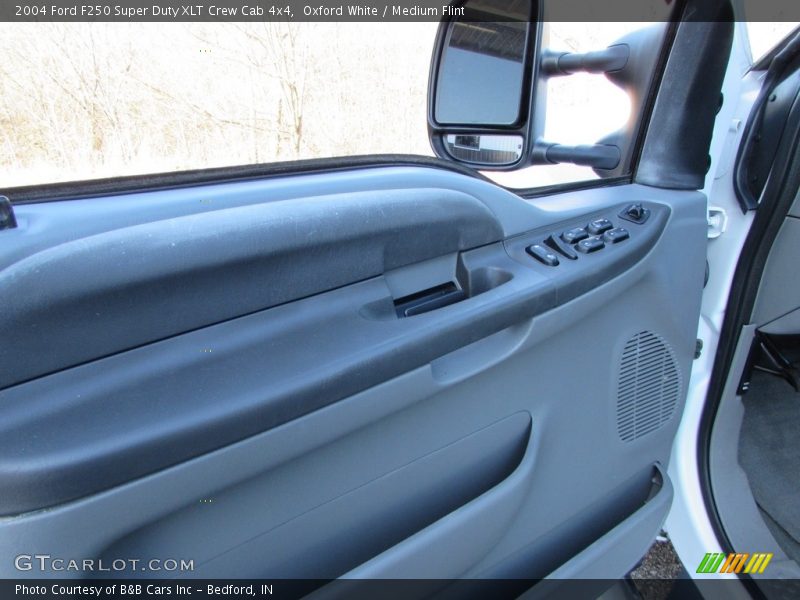 Oxford White / Medium Flint 2004 Ford F250 Super Duty XLT Crew Cab 4x4