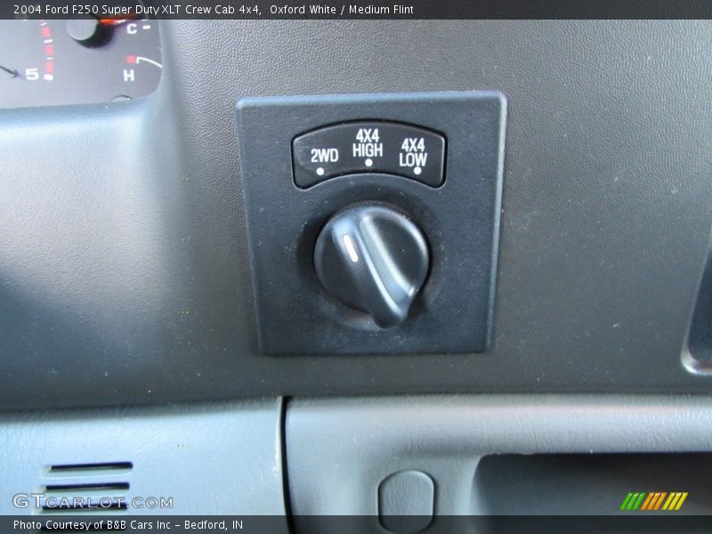 Oxford White / Medium Flint 2004 Ford F250 Super Duty XLT Crew Cab 4x4