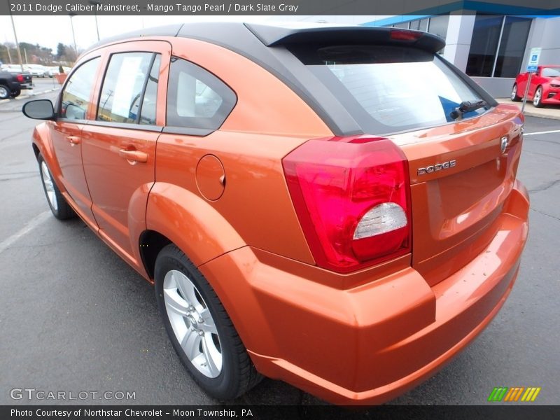 Mango Tango Pearl / Dark Slate Gray 2011 Dodge Caliber Mainstreet