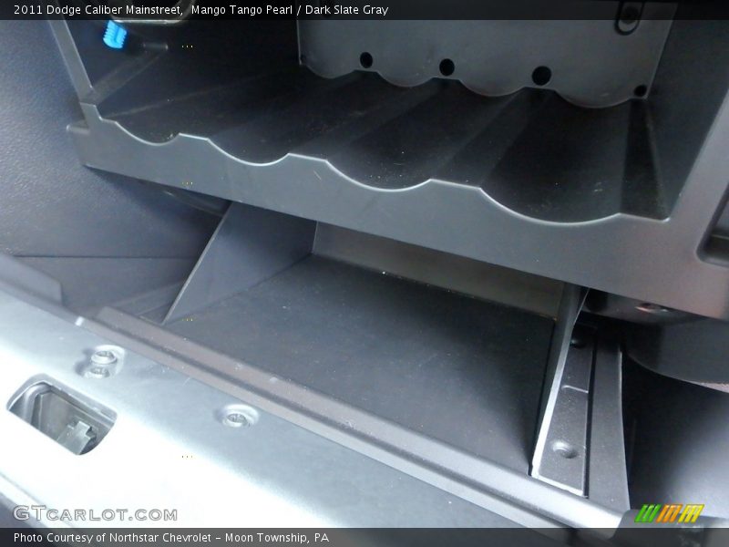 Mango Tango Pearl / Dark Slate Gray 2011 Dodge Caliber Mainstreet