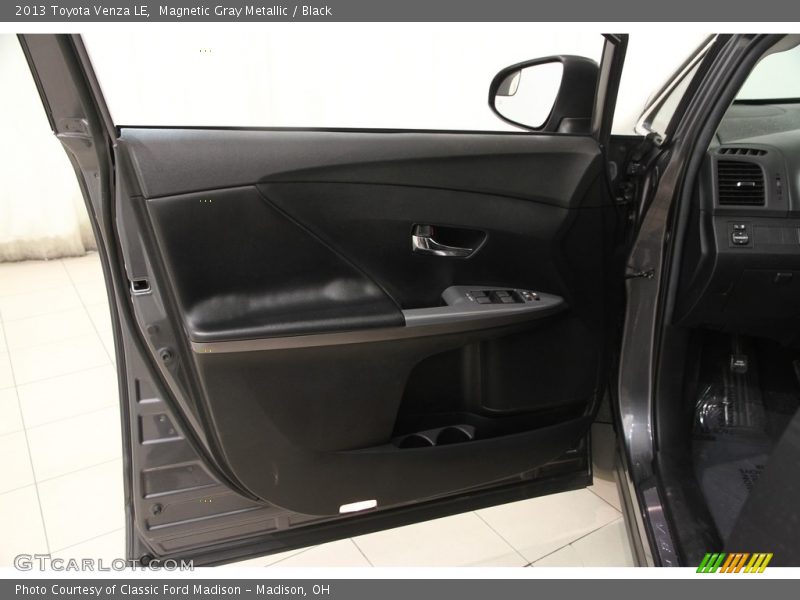 Magnetic Gray Metallic / Black 2013 Toyota Venza LE