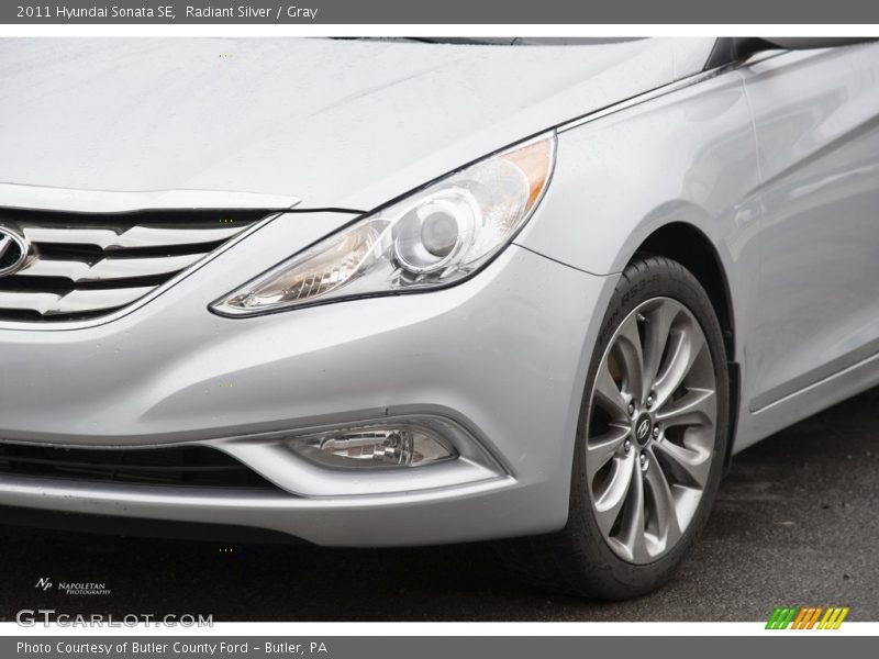 Radiant Silver / Gray 2011 Hyundai Sonata SE