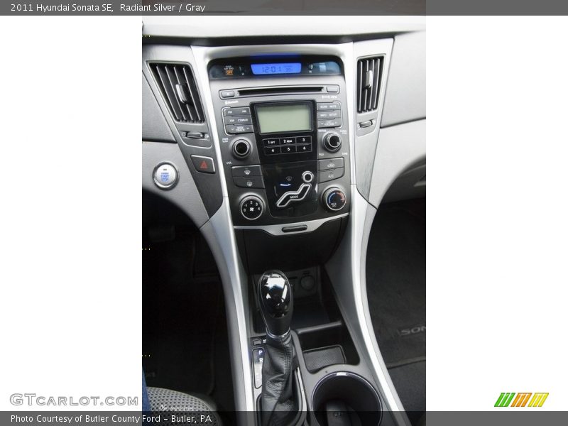 Radiant Silver / Gray 2011 Hyundai Sonata SE