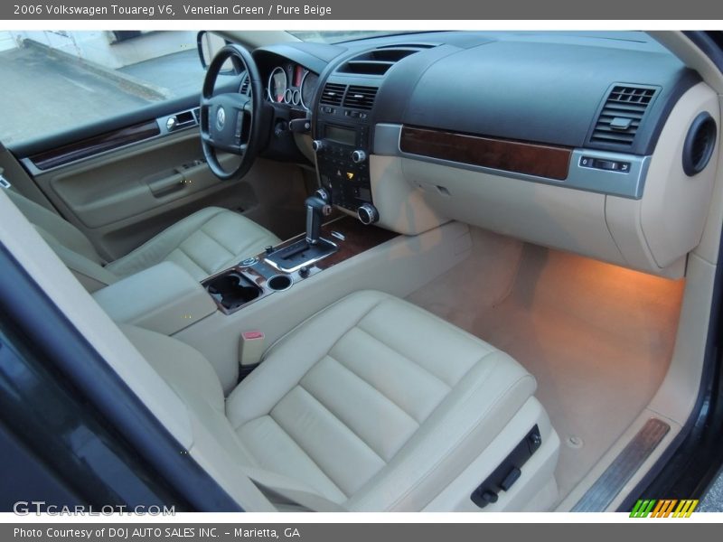 Dashboard of 2006 Touareg V6