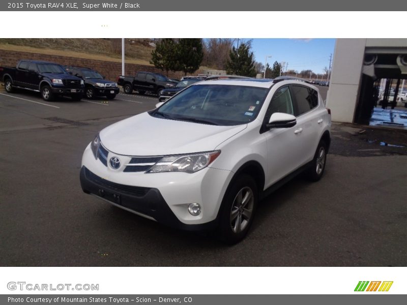 Super White / Black 2015 Toyota RAV4 XLE