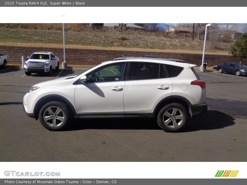 Super White / Black 2015 Toyota RAV4 XLE