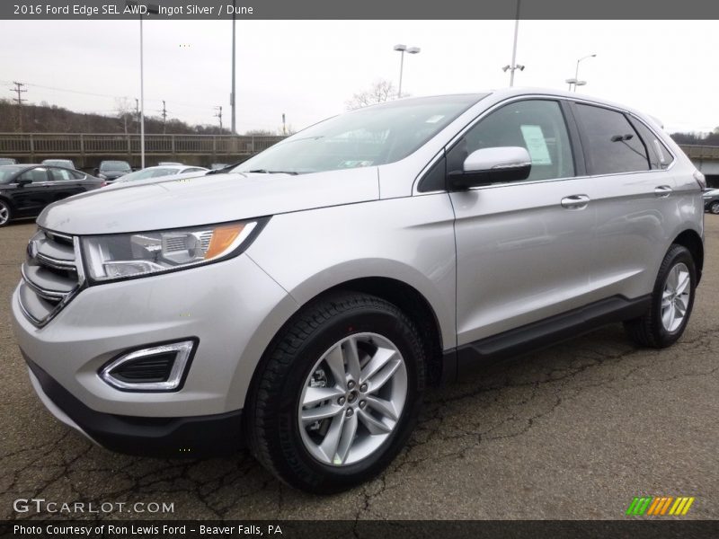 Front 3/4 View of 2016 Edge SEL AWD