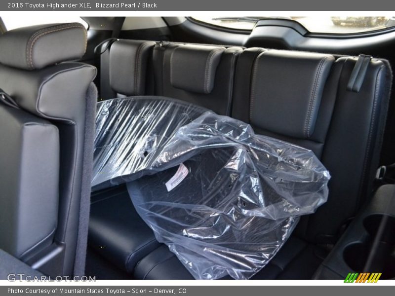 Blizzard Pearl / Black 2016 Toyota Highlander XLE
