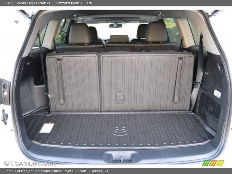 Blizzard Pearl / Black 2016 Toyota Highlander XLE