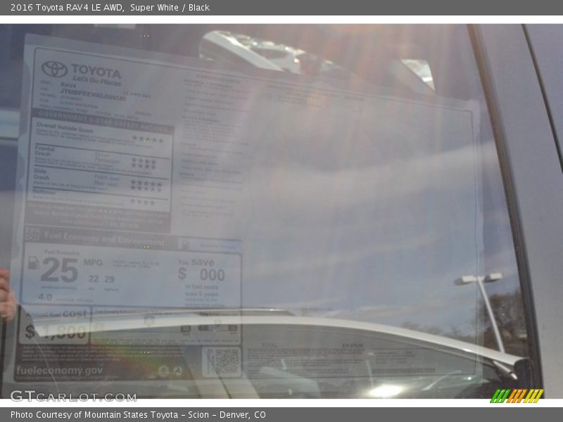 Super White / Black 2016 Toyota RAV4 LE AWD