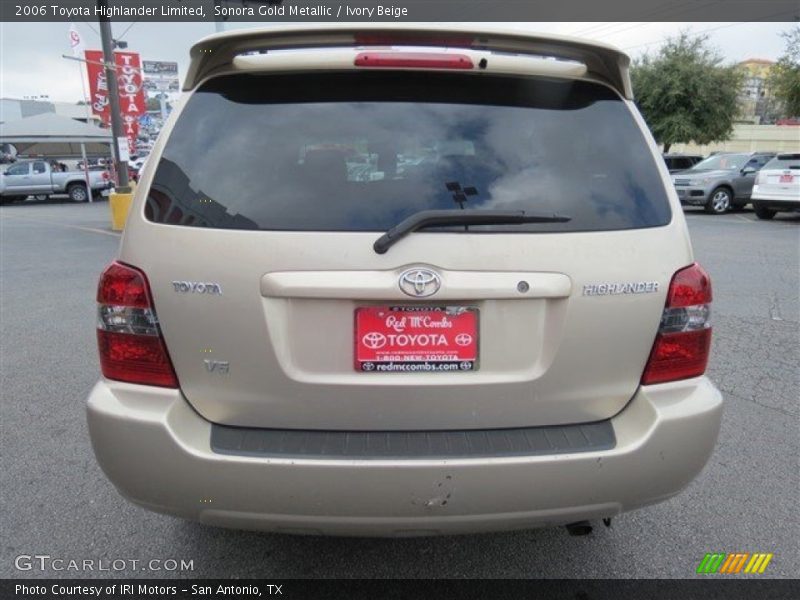 Sonora Gold Metallic / Ivory Beige 2006 Toyota Highlander Limited