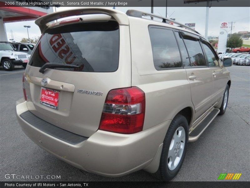 Sonora Gold Metallic / Ivory Beige 2006 Toyota Highlander Limited