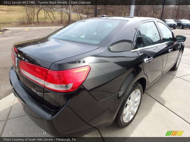 Tuxedo Black Metallic / Dark Charcoal 2011 Lincoln MKZ FWD