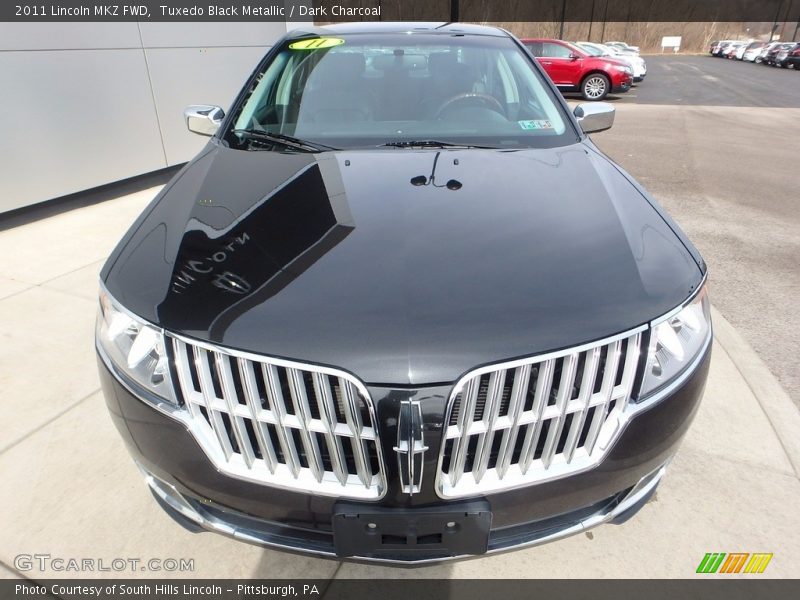 Tuxedo Black Metallic / Dark Charcoal 2011 Lincoln MKZ FWD