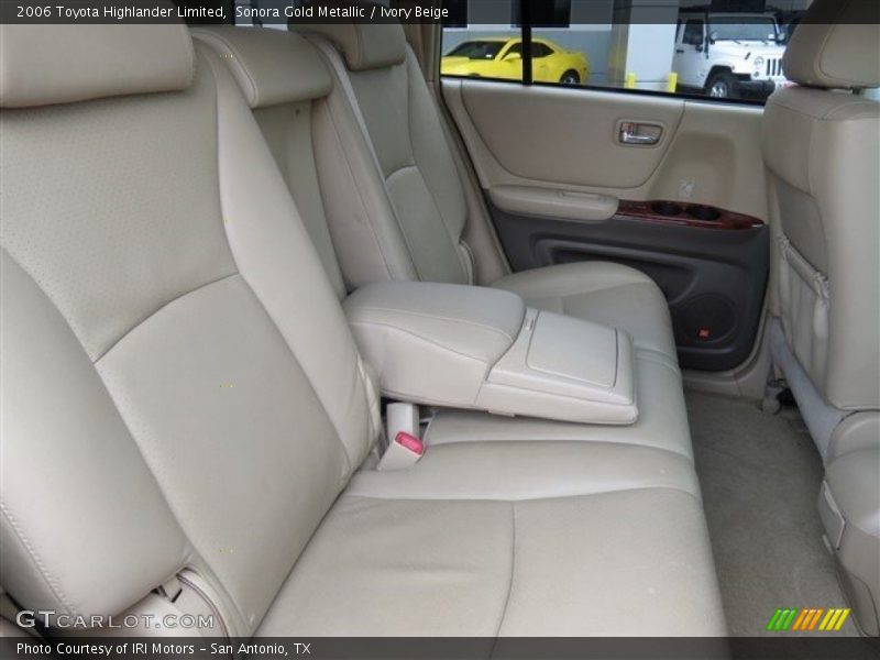 Sonora Gold Metallic / Ivory Beige 2006 Toyota Highlander Limited
