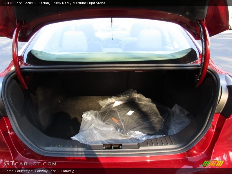 Ruby Red / Medium Light Stone 2016 Ford Focus SE Sedan